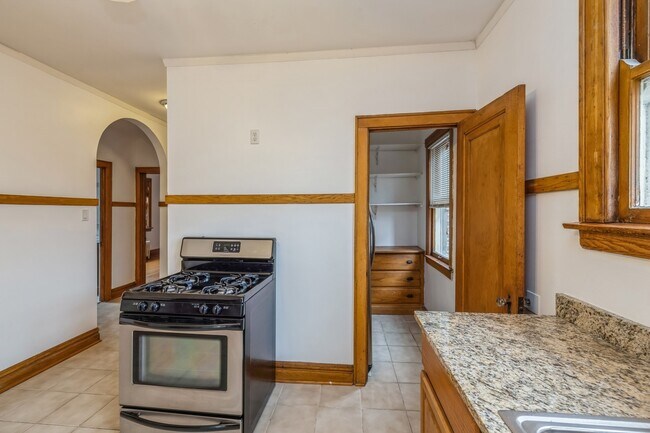 Building Photo - 1838 Kenilworth Ave