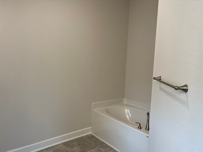 Building Photo - Rent this brand-new home in Davenport today!