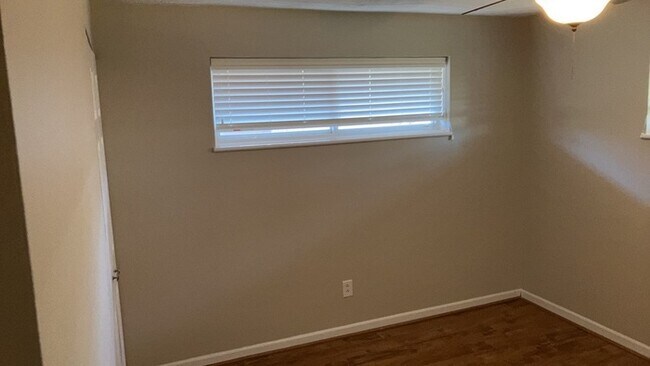 Building Photo - 6045 Ansbury Dr