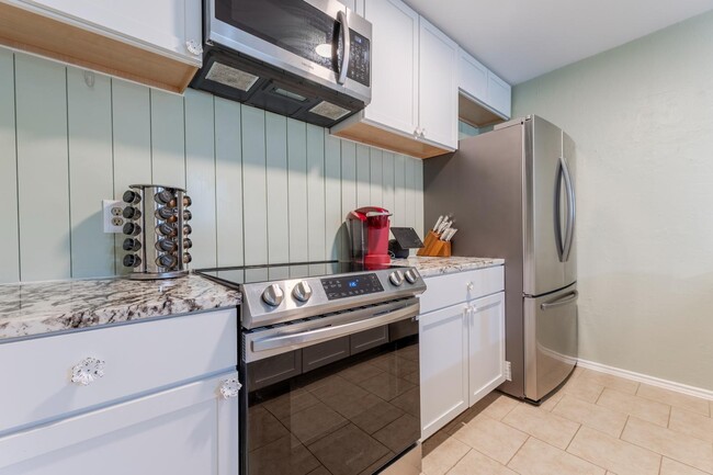 Building Photo - 15531 Knollglade