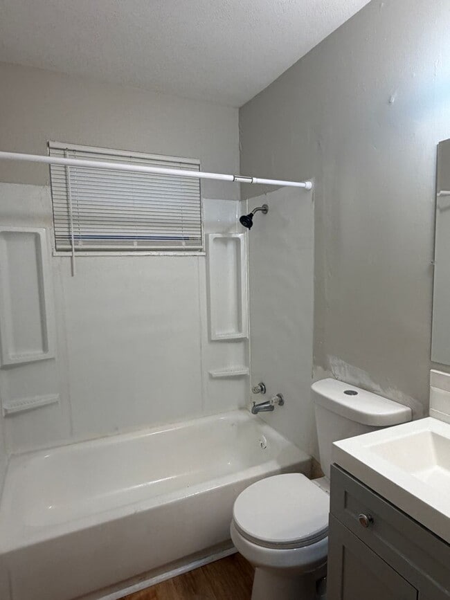 Building Photo - Discover this newly remodeled 3-bedroom, 1-bath home in Indianapolis’s Old Southside.