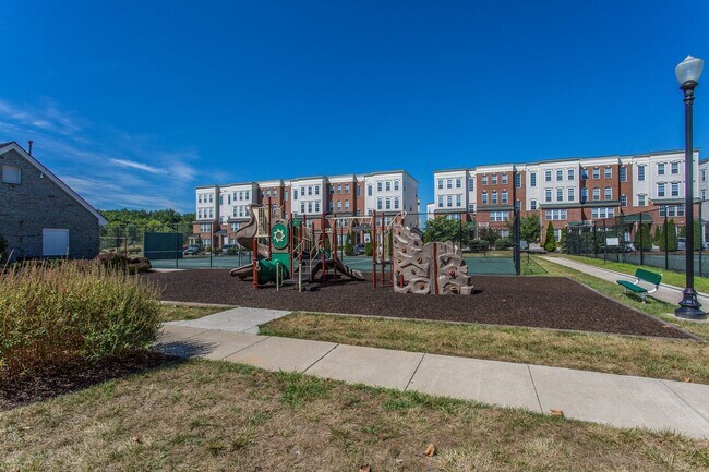 Building Photo - Desirable Two Level Condo For Lease - Not Pet Friendly