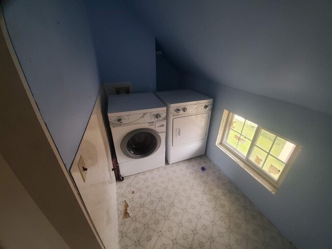 Primary Photo - 211 E Somo Ave