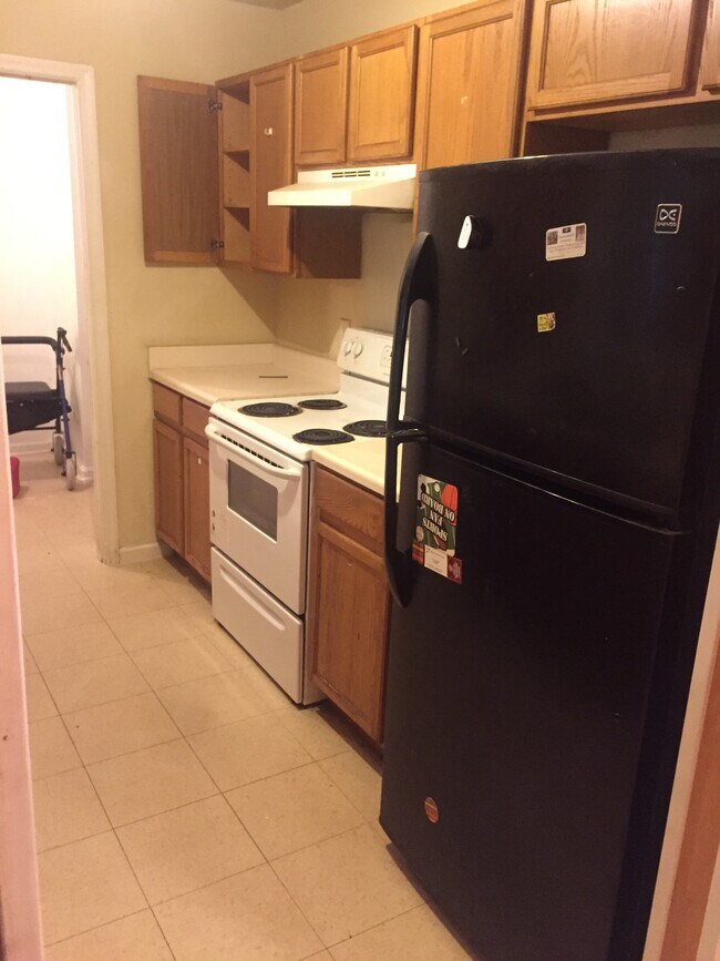 Building Photo - 230 Wood Ave