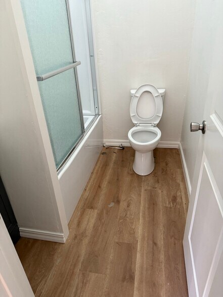 Building Photo - 661 Oldham Way