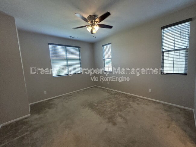 Building Photo - 609 Savi Dr