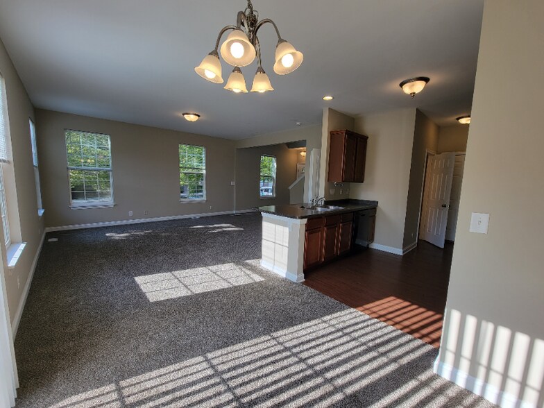 Building Photo - 63 Melrose Ct