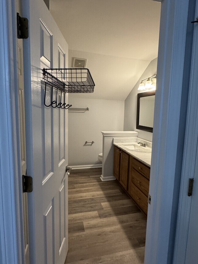 Building Photo - 4529 Farm Lake Dr