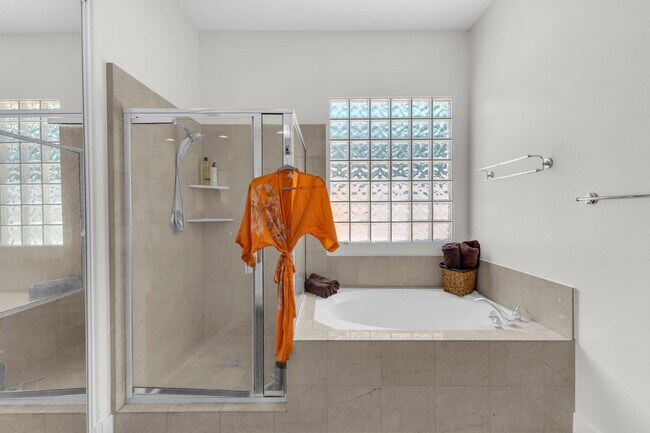 Building Photo - 35 Calle La Reina