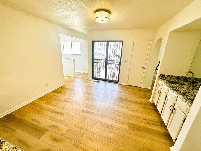 Building Photo - Completely Remodeled 4 Bed Home With Finis...