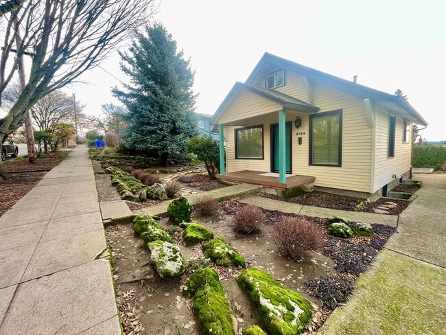 Building Photo - Are you looking for a short 3 Month Lease? Discover 2BD/2B Single-Family Home!