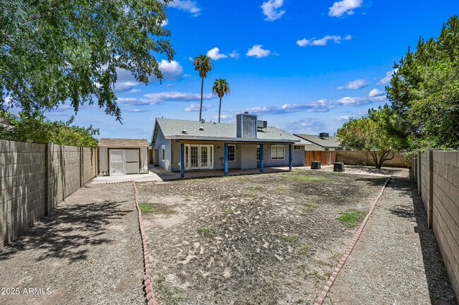 Building Photo - 324 S Rita Ln