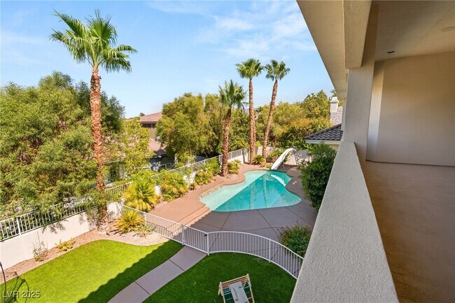 Building Photo - 2272 Coral Ridge Ave