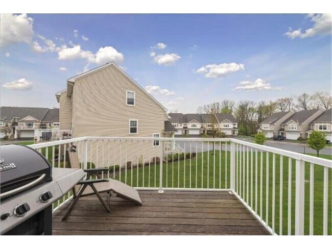 Building Photo - 16709 50th Ct N