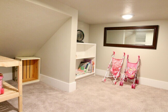 Building Photo - Lovely Home For Rent In Highland, UT (Fully Furnished)