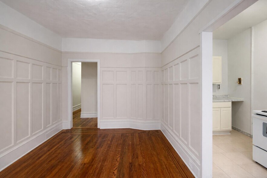 Building Photo - 717 W 177th St