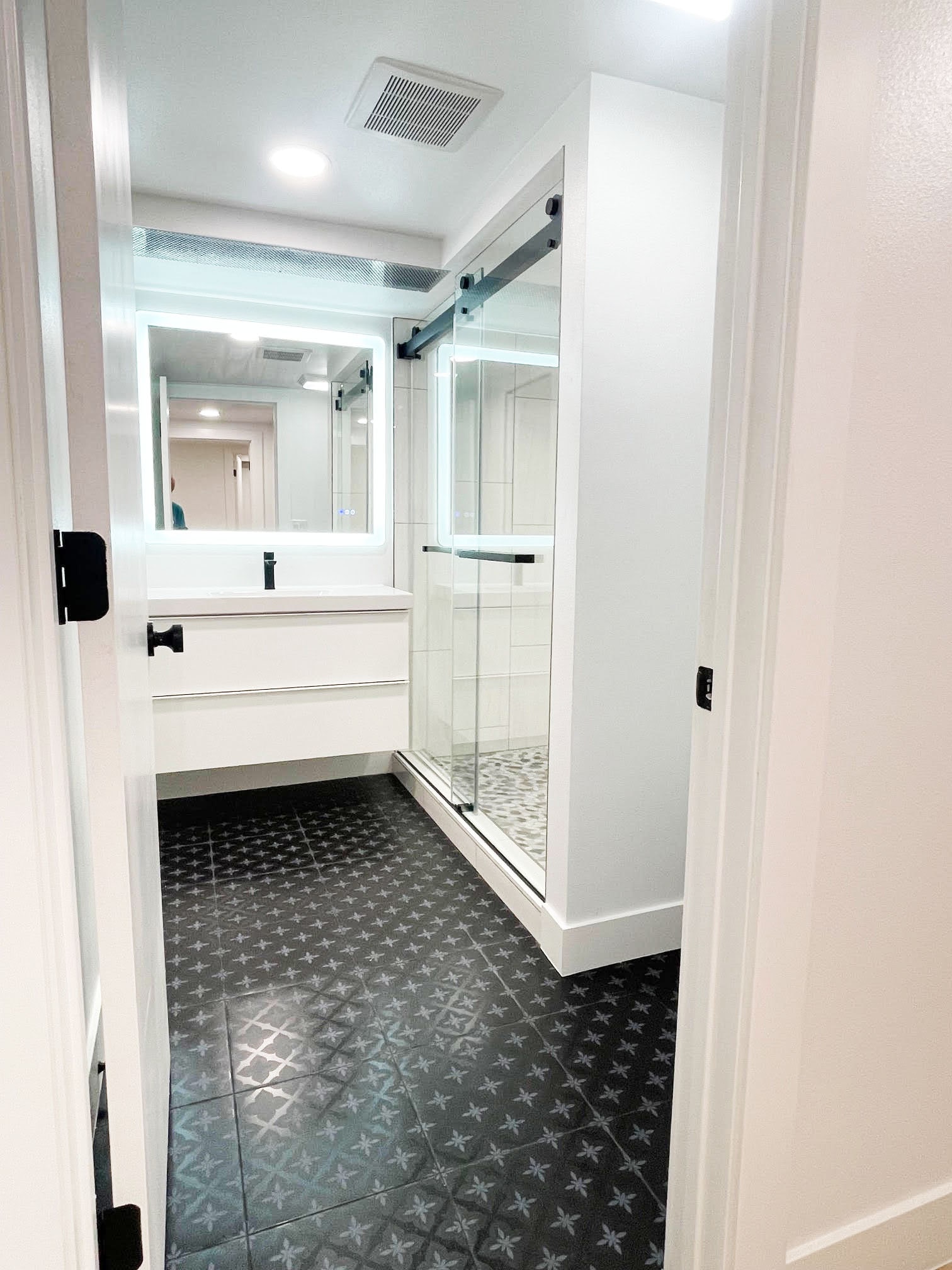 Master Suite 1 Full Bath - 491 S Otis St