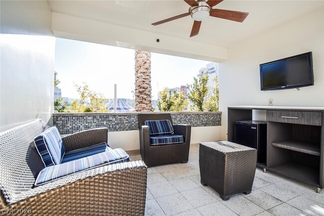 Building Photo - 2700 S Las Vegas Blvd