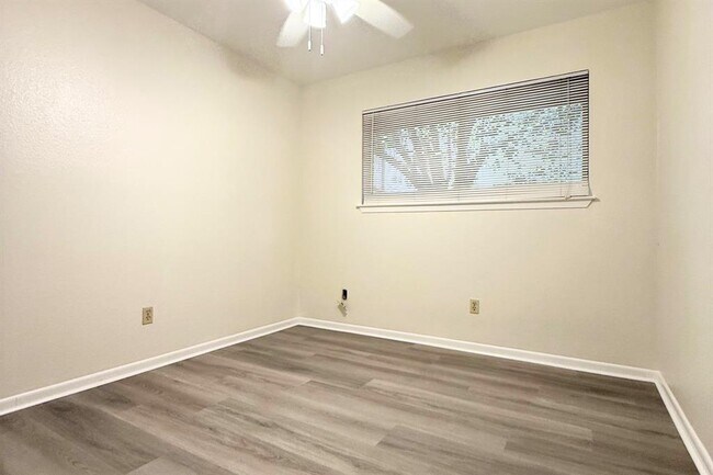 Building Photo - 8421 Fathom Cir
