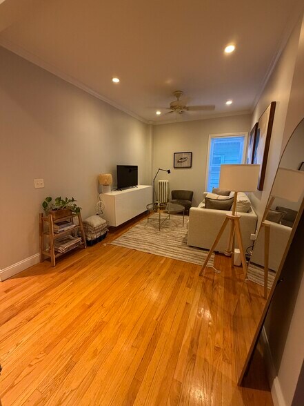 Building Photo - 1576 Cambridge St