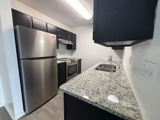 Building Photo - Remodeled 2 bedroom 2 full bathroom availa...