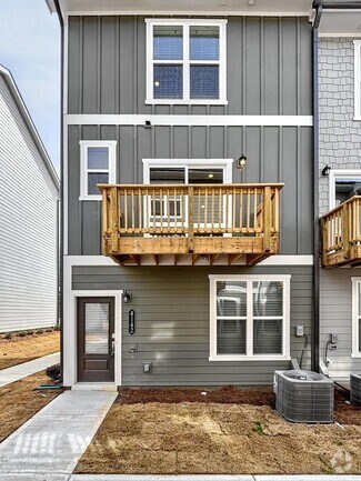 Building Photo - Modern Comfort Meets Convenient Living: Sp...