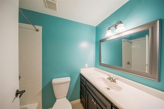 Building Photo - 2238 Willow Point Dr
