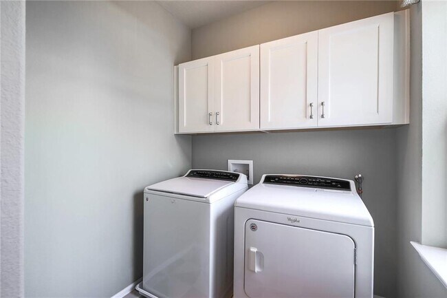 Building Photo - 10303 Oldham Cv