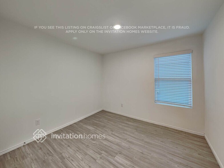 Building Photo - 6558 Runaway Row