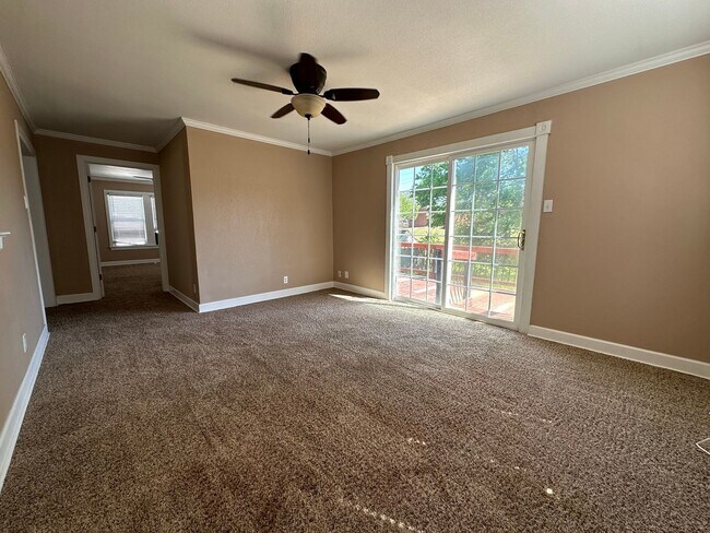 Building Photo - Charming 3 Bed 2 Bath Park Hill Home