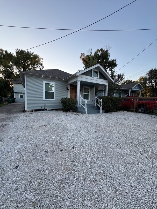 Building Photo - 2713 Cochran St