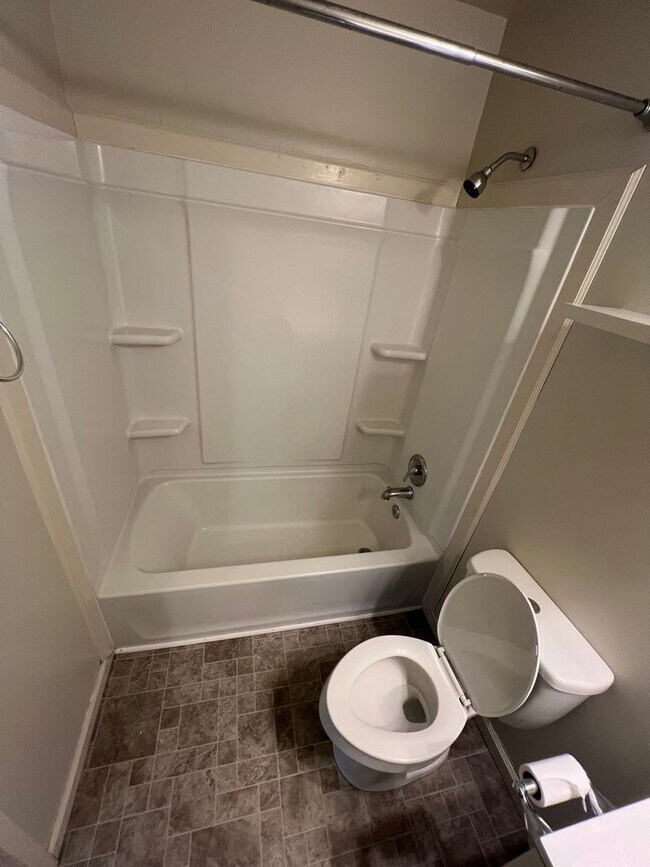 Building Photo - Durham 3 bedroom 2 bath Home, MOVE IN SPEC...
