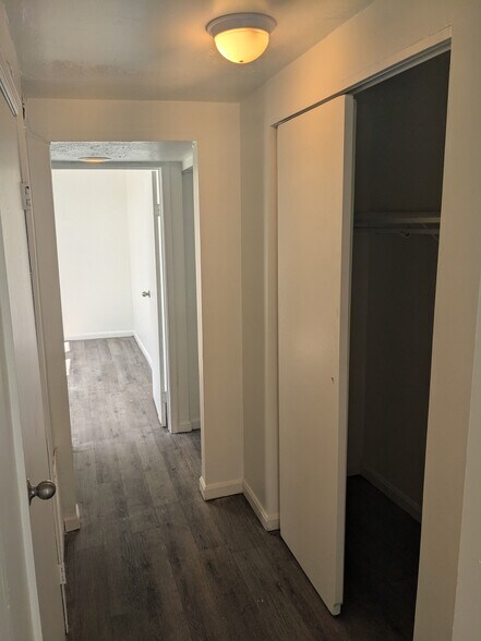 Building Photo - 227 Renner St