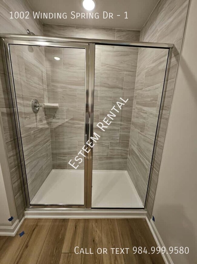 Building Photo - 1002 Winding Spg Dr