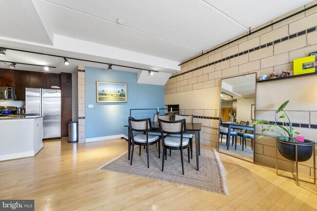 Building Photo - 1529 14th St NW