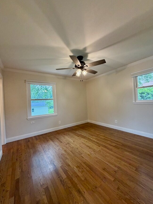 Building Photo - 5S481 Glenoban Dr