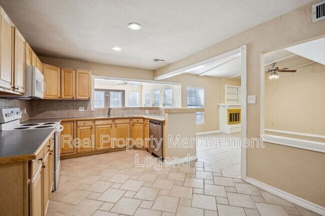 Building Photo - 1312 Goodwin Dr