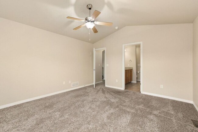 Building Photo - 422 Tahoe Dr