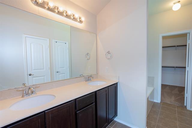 Building Photo - 1901 Pecan Grove Dr