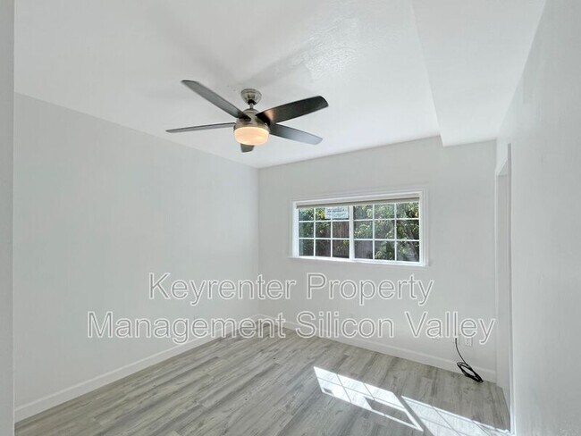 Building Photo - 1102 Audrey Ave