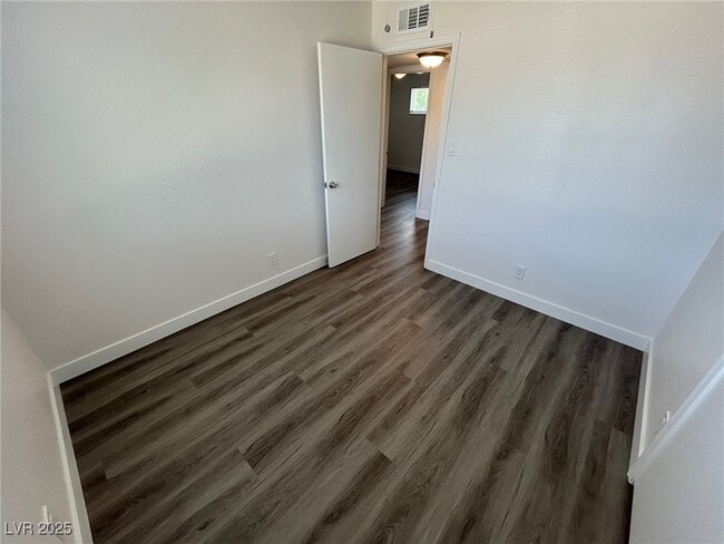 Building Photo - 820 Carpenter Dr