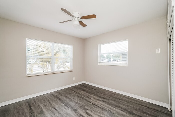 Building Photo - 4772 54th Ave N