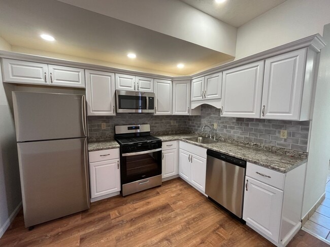 Building Photo - 415 Grant Ave