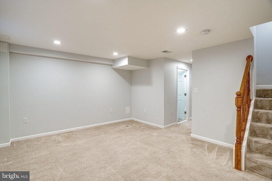 Building Photo - 4214 Gault Pl NE