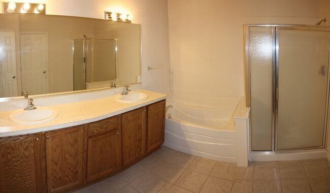 Building Photo - 4095 SW 51st Ct