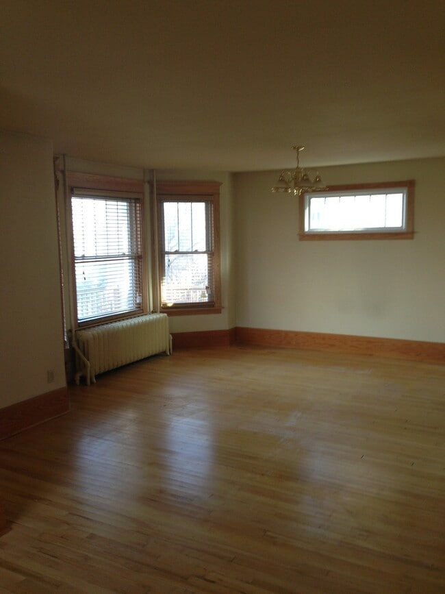 Building Photo - 305-307 Duplex