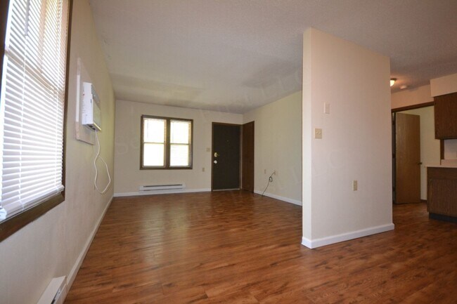 Building Photo - Calhoun Village Apartments