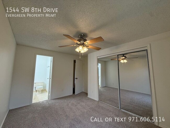 Building Photo - 1544 SW 8th Dr