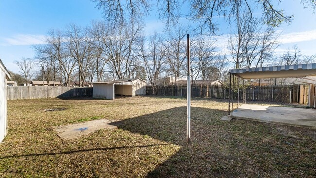 Building Photo - Newly remodeled 3 bedroom, 2 bath home.