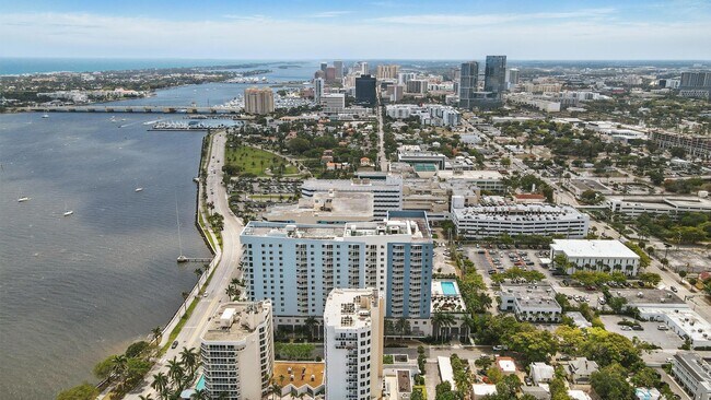 Building Photo - 1551 N Flagler Dr